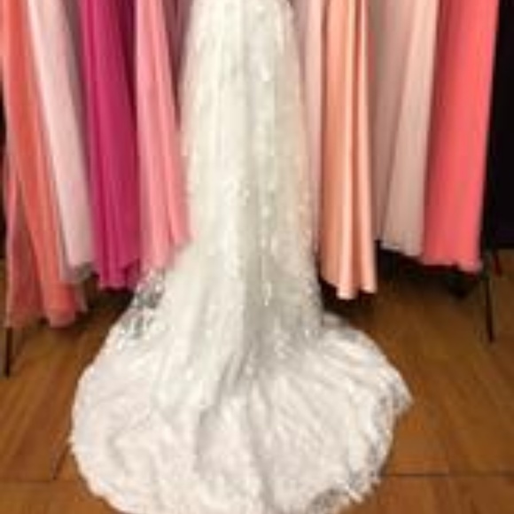 Kittychen White One Shoulder Flower Lace Dress
